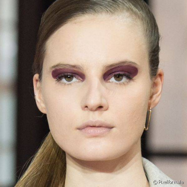 Christian Dior usou a sombra roxa para dar o efeito exuberante da temporada